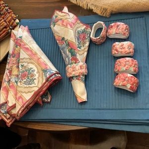 Six set of Table place mats, napkins and rings